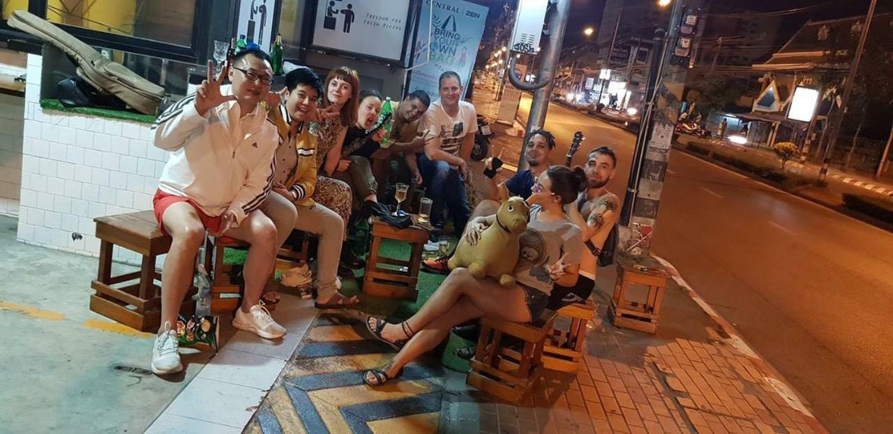 Bed Bike Hostel Чиангмай Екстериор снимка